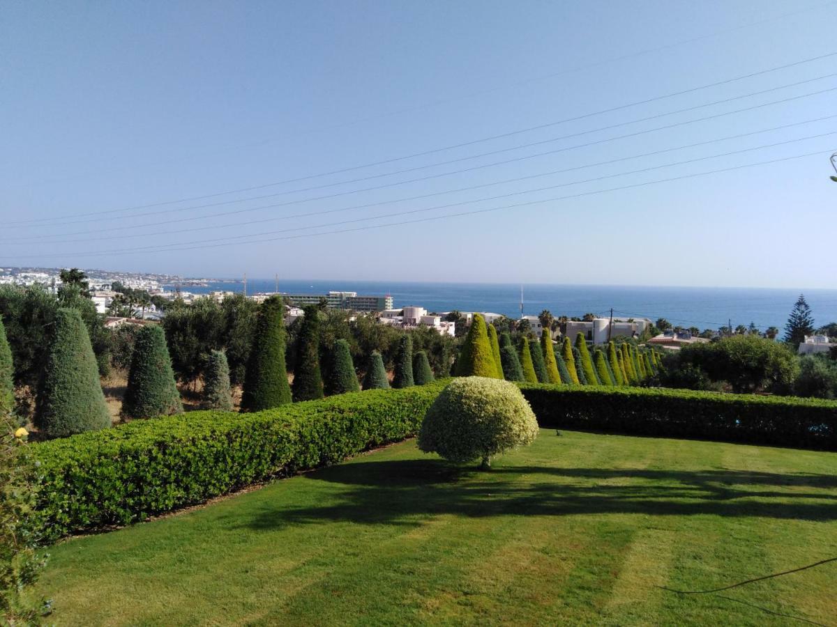 Golden Crest Villa Hersonissos  Exterior photo